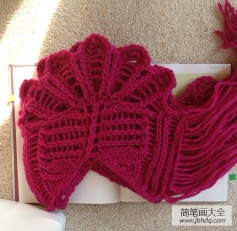 手工织围巾：超简单时尚的围巾织法!