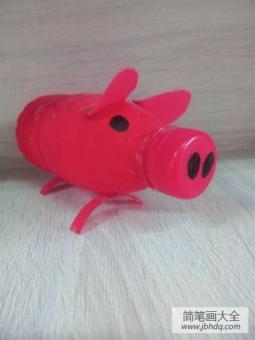 矿泉水瓶制作小猪存钱罐